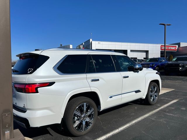 2023 Toyota Sequoia Capstone