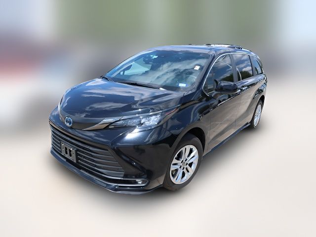 2023 Toyota Sienna Woodland Edition