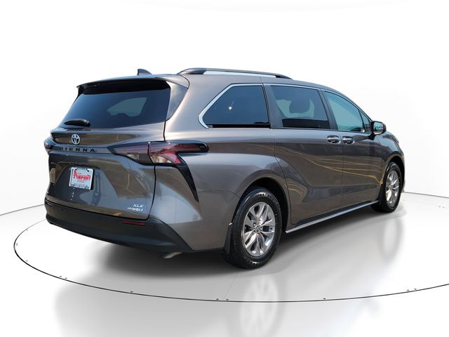 2023 Toyota Sienna XLE