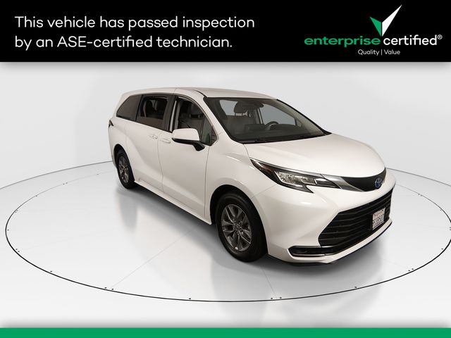 2023 Toyota Sienna LE