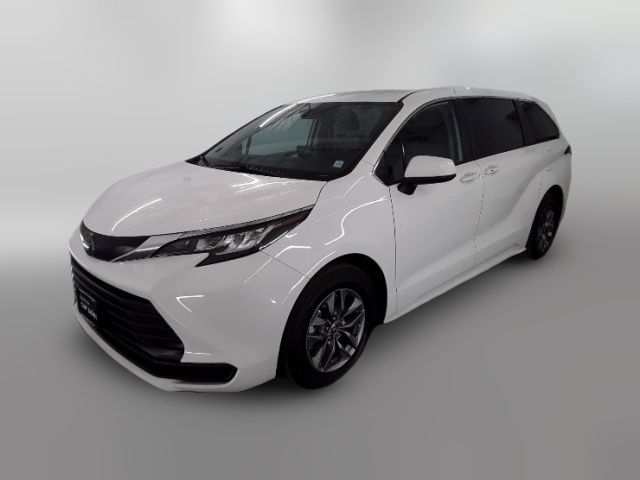 2023 Toyota Sienna LE