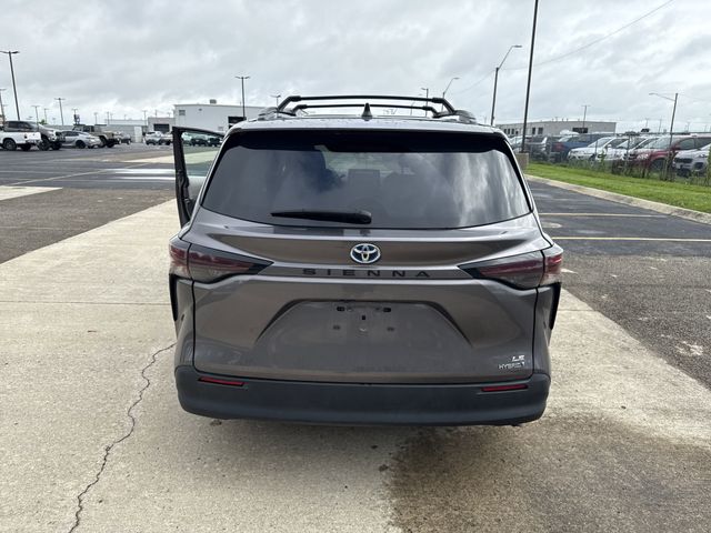 2023 Toyota Sienna LE