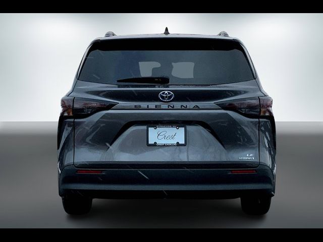 2023 Toyota Sienna LE