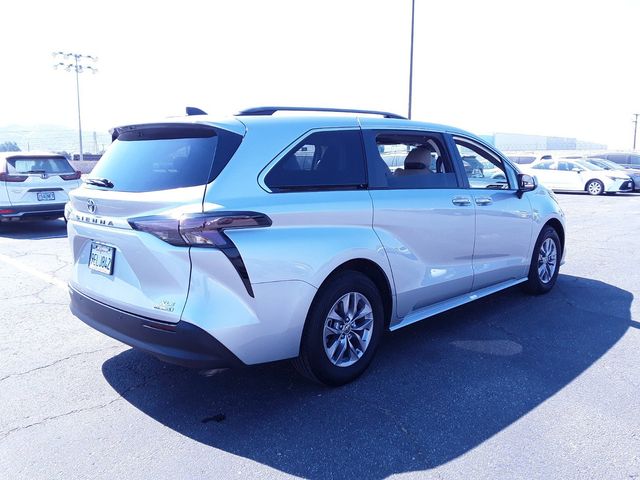 2023 Toyota Sienna XLE