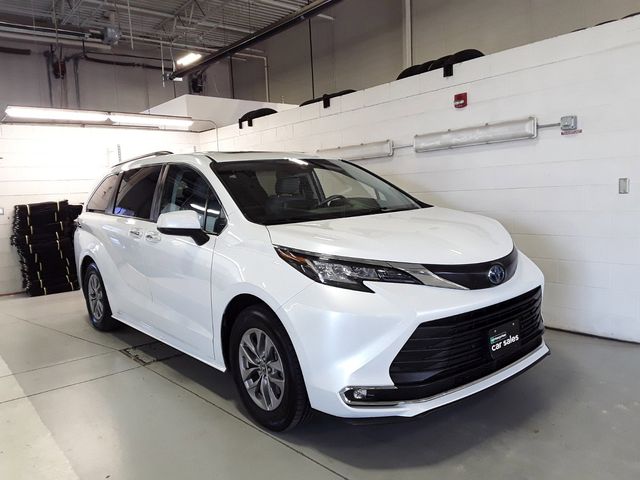 2023 Toyota Sienna XLE