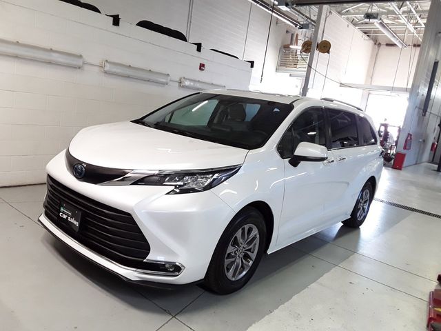 2023 Toyota Sienna XLE