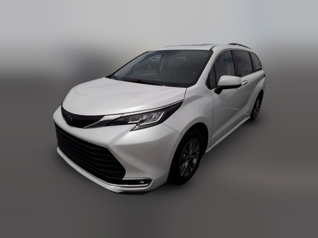 2023 Toyota Sienna XLE