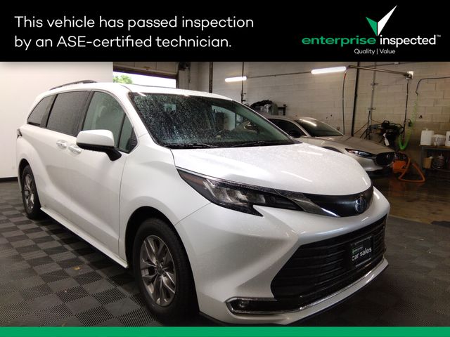 2023 Toyota Sienna XLE