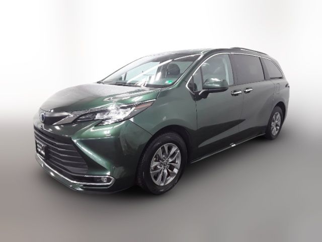 2023 Toyota Sienna XLE