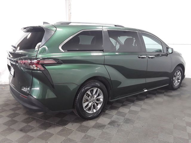 2023 Toyota Sienna XLE