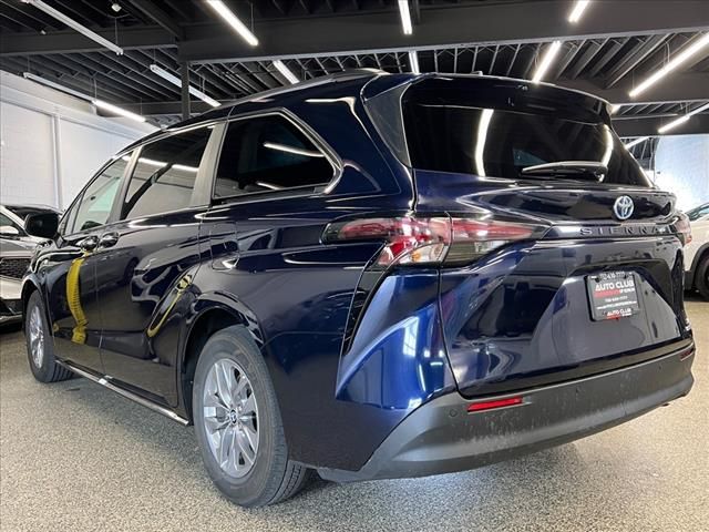 2023 Toyota Sienna XLE