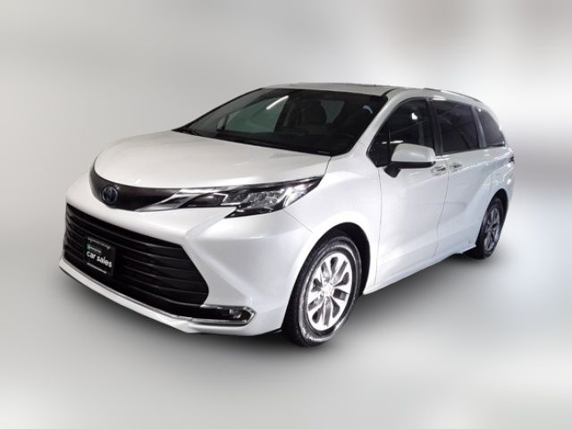 2023 Toyota Sienna XLE