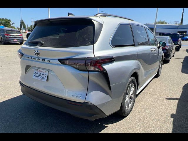 2023 Toyota Sienna XLE
