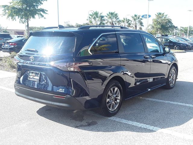 2023 Toyota Sienna XLE