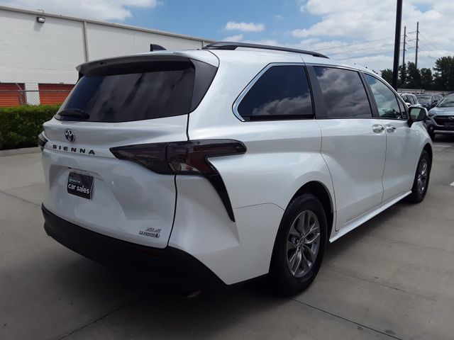 2023 Toyota Sienna XLE