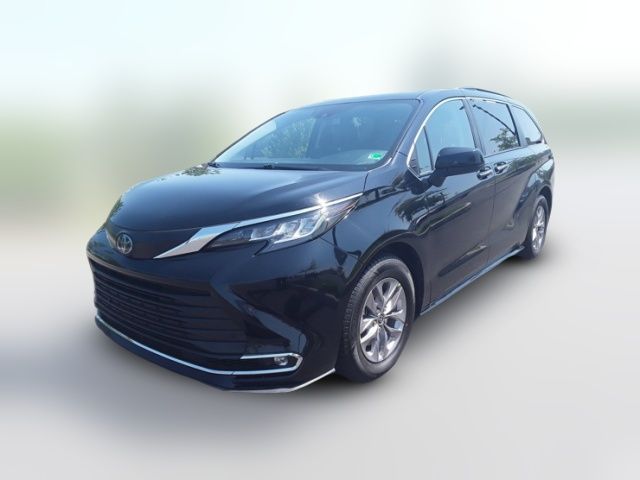 2023 Toyota Sienna XLE