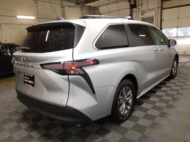2023 Toyota Sienna XLE
