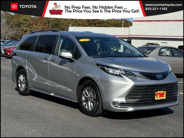 2023 Toyota Sienna XLE