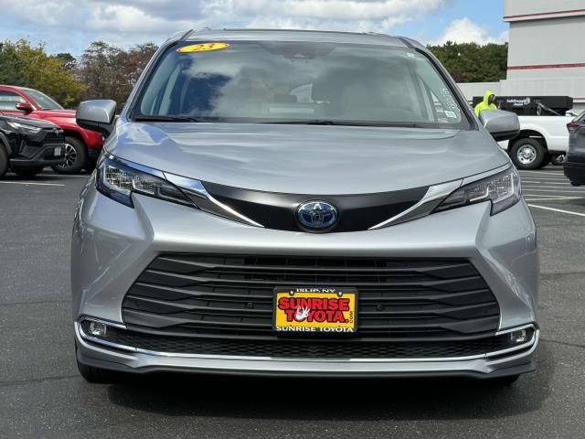 2023 Toyota Sienna XLE