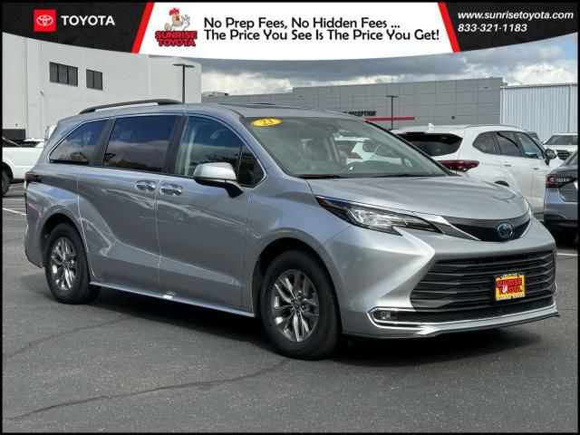 2023 Toyota Sienna XLE