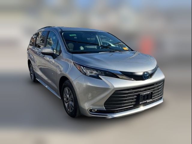 2023 Toyota Sienna XLE