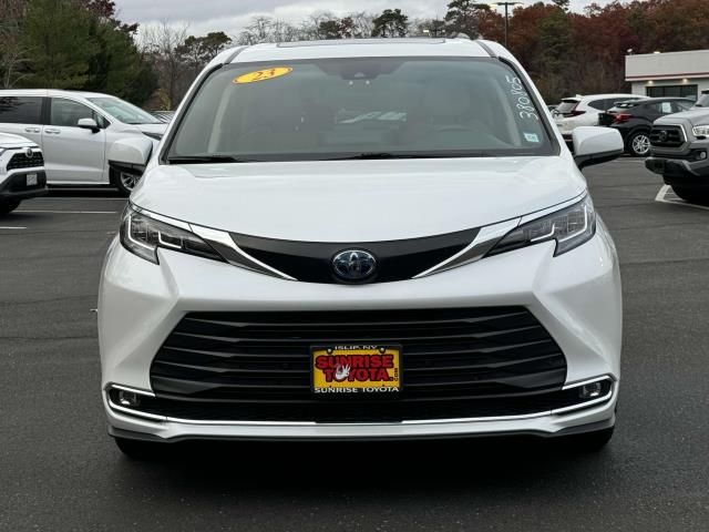 2023 Toyota Sienna XLE