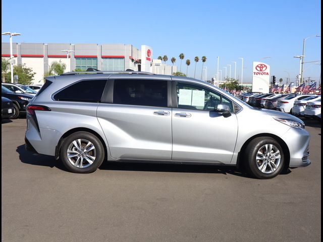 2023 Toyota Sienna Limited