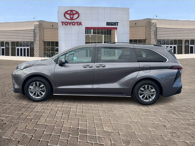 2023 Toyota Sienna LE