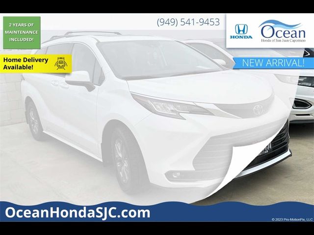 2023 Toyota Sienna LE