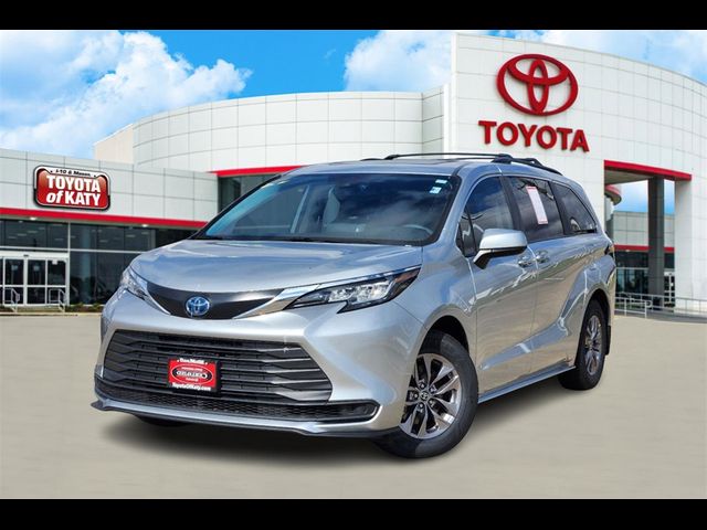 2023 Toyota Sienna LE