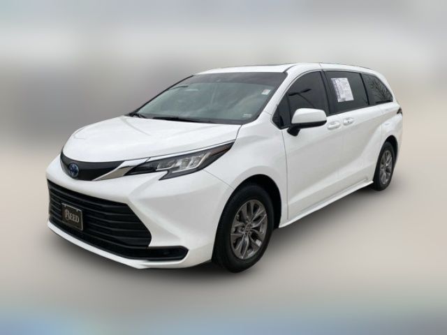 2023 Toyota Sienna LE