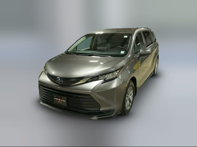 2023 Toyota Sienna LE