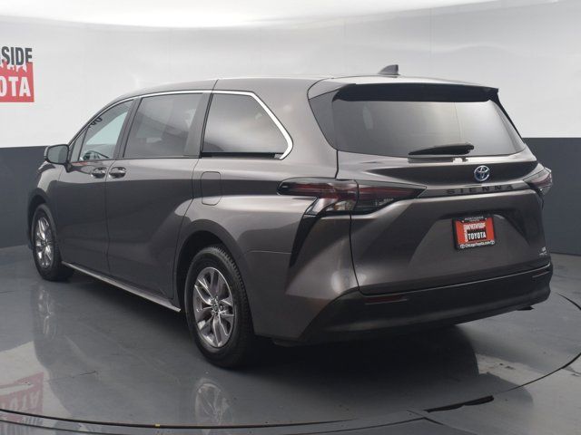 2023 Toyota Sienna LE