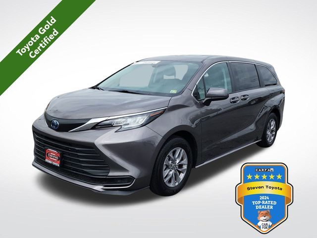 2023 Toyota Sienna LE