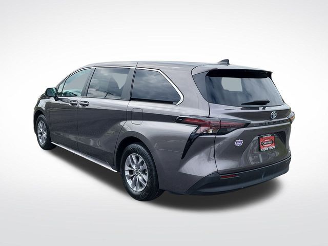 2023 Toyota Sienna LE