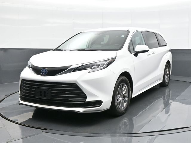 2023 Toyota Sienna LE