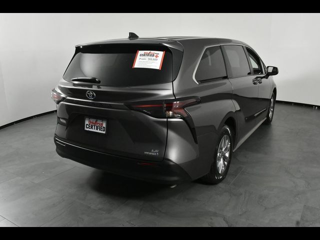 2023 Toyota Sienna LE