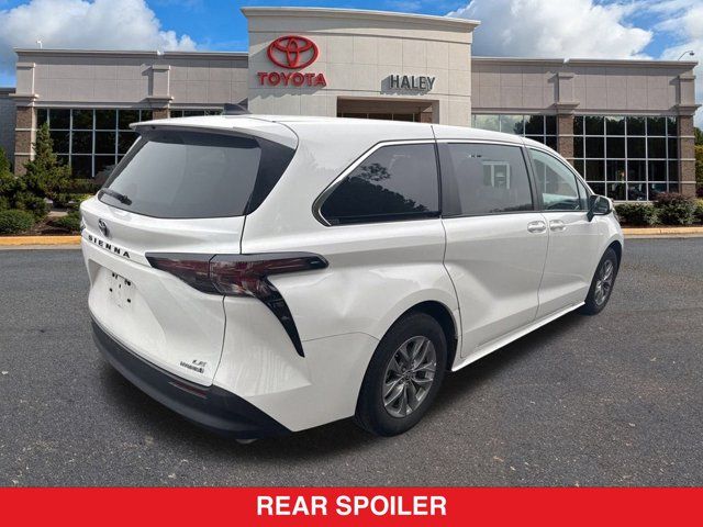 2023 Toyota Sienna LE