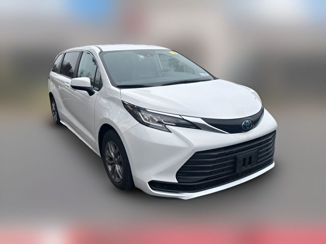 2023 Toyota Sienna LE