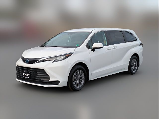 2023 Toyota Sienna LE