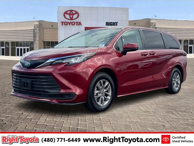 2023 Toyota Sienna LE