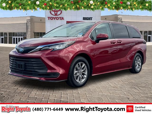 2023 Toyota Sienna LE