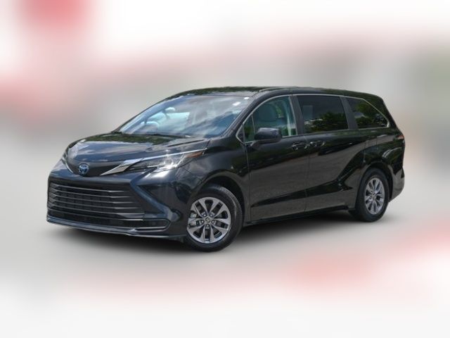 2023 Toyota Sienna LE