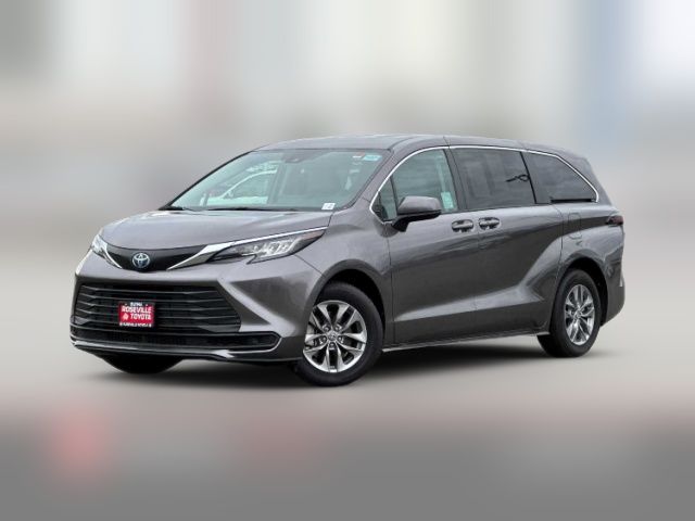 2023 Toyota Sienna LE