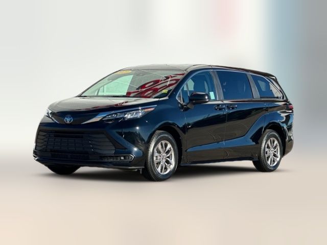 2023 Toyota Sienna LE