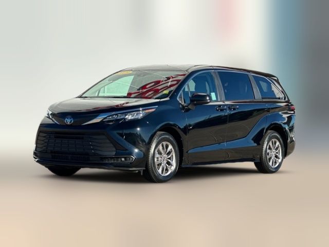 2023 Toyota Sienna LE