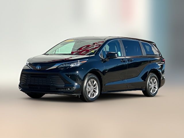 2023 Toyota Sienna LE