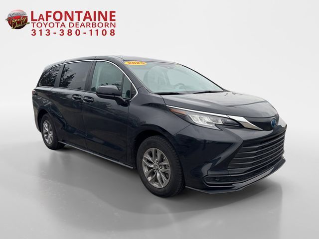 2023 Toyota Sienna LE