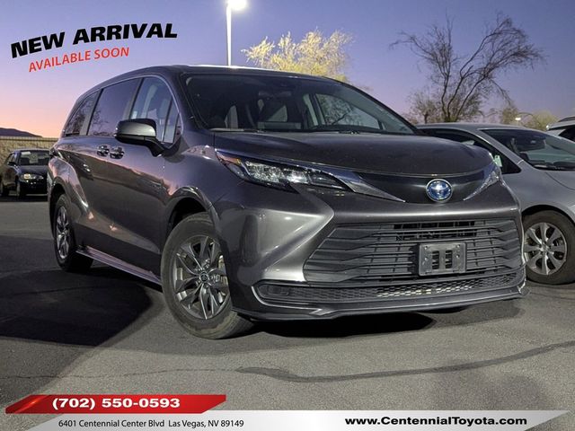 2023 Toyota Sienna LE