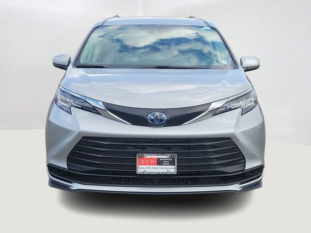 2023 Toyota Sienna LE